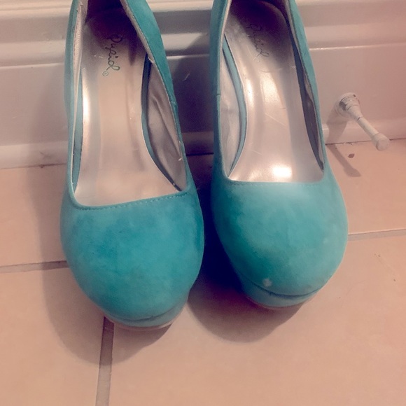 Turquoise heels - Picture 2 of 4